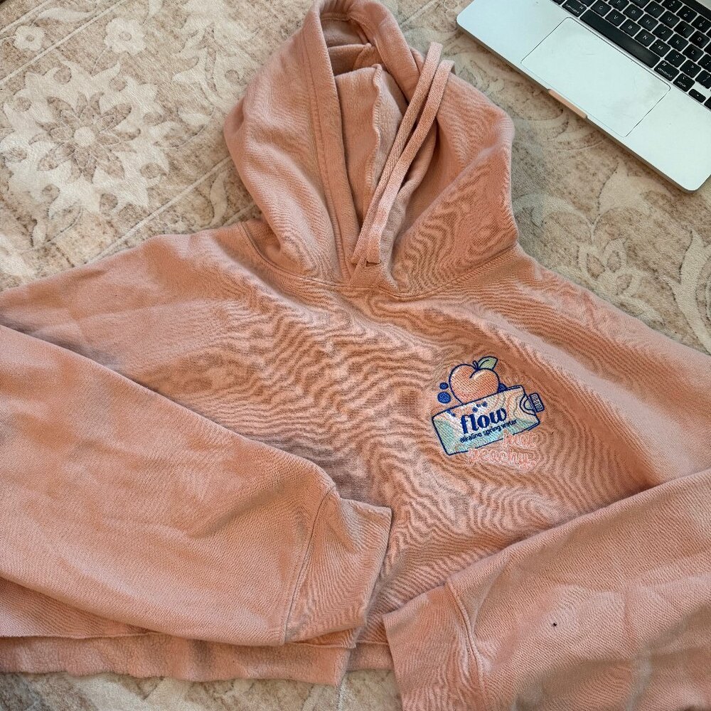 CROPPED MERCH HOODIE